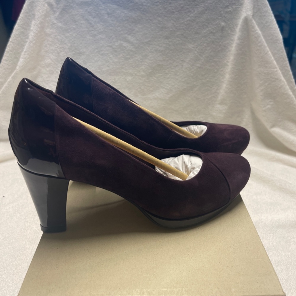Clarks - Picture 4 of 8